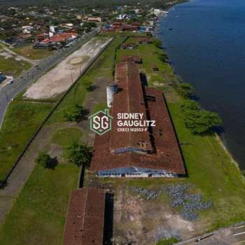 Prédio Comercial em Cananéia, bairro Centro