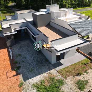 Casa em Cananéia, bairro Estrada Balsa Continente