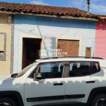 Casa em Cananéia, bairro Centro