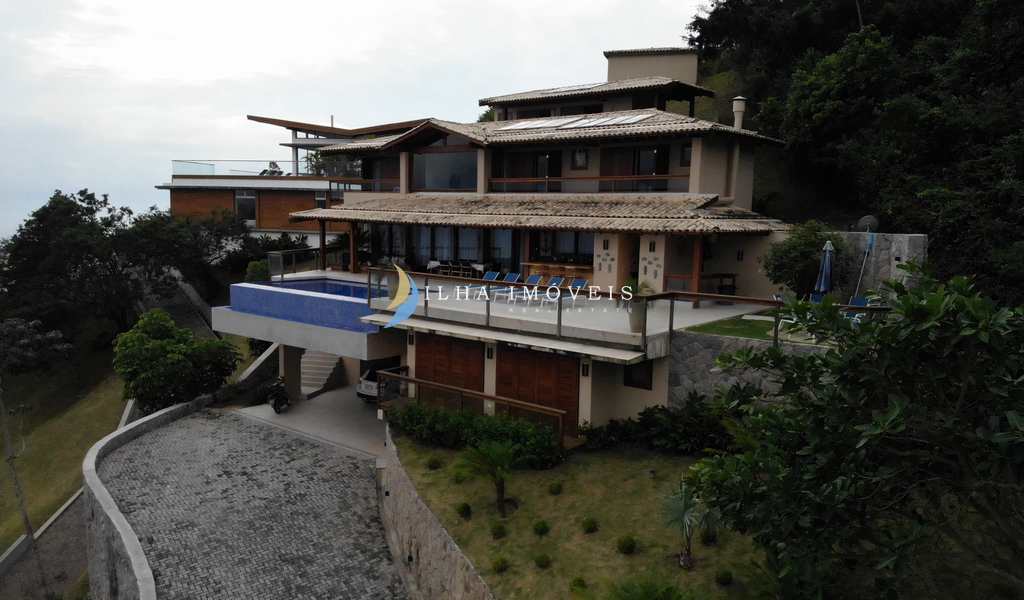 Casa em Ilhabela, bairro Arrozal