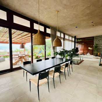 Casa em Ilhabela, bairro Engenho D'água