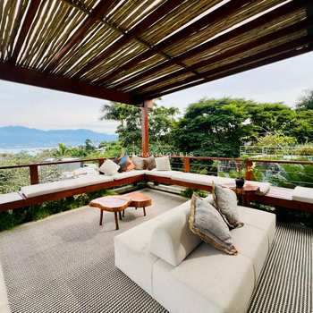 Casa em Ilhabela, bairro Engenho D'água