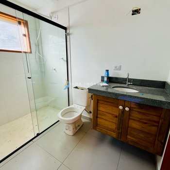 Casa em Ilhabela, bairro Itaguassu
