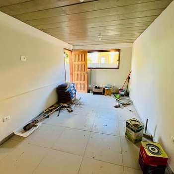 Casa em Ilhabela, bairro Itaguassu