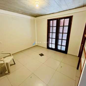 Casa em Ilhabela, bairro Itaguassu