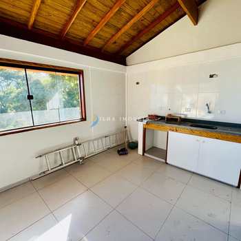 Casa em Ilhabela, bairro Itaguassu