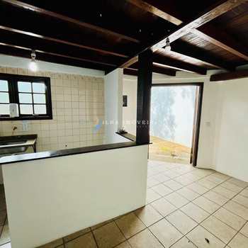 Casa em Ilhabela, bairro Perequê