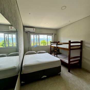 Casa em Ilhabela, bairro Barra Velha