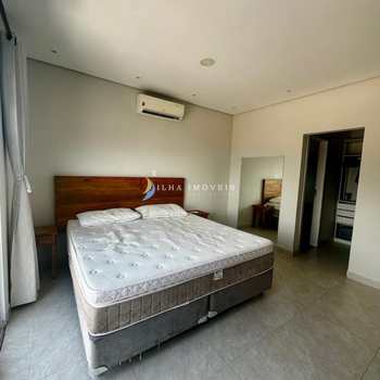 Casa em Ilhabela, bairro Barra Velha