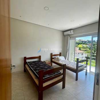 Casa em Ilhabela, bairro Barra Velha