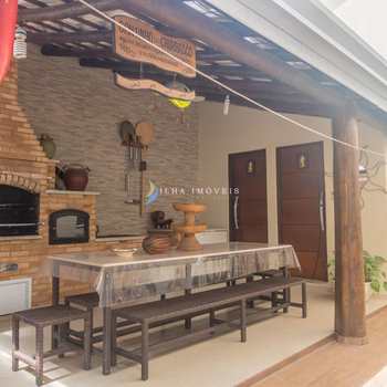 Casa em Ilhabela, bairro Perequê