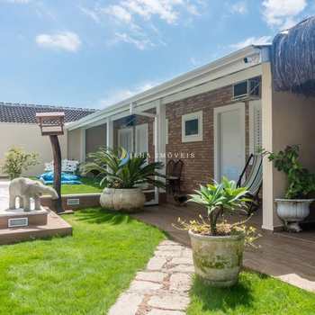 Casa em Ilhabela, bairro Perequê