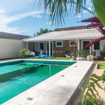 Casa em Ilhabela, bairro Perequê