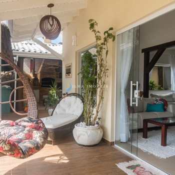 Casa em Ilhabela, bairro Perequê