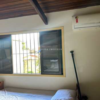 Casa em Ilhabela, bairro Barra Velha