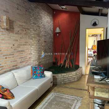 Casa em Ilhabela, bairro Barra Velha