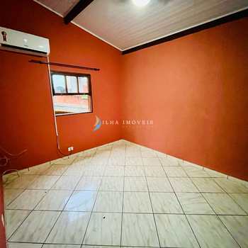 Casa em Ilhabela, bairro Água Branca
