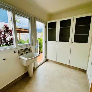 Casa em Ilhabela, bairro Barra Velha