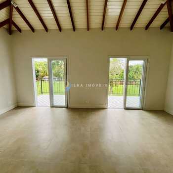 Casa em Ilhabela, bairro Barra Velha