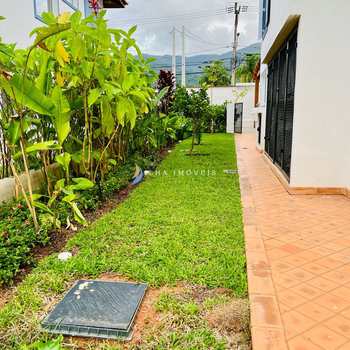 Casa em Ilhabela, bairro Barra Velha