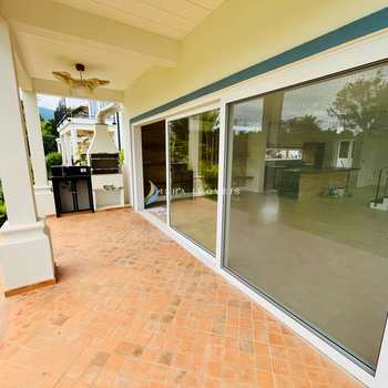 Casa em Ilhabela, bairro Barra Velha