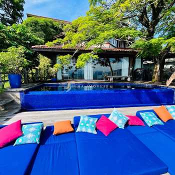 Casa em Ilhabela, bairro Armação