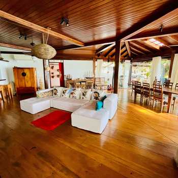 Casa em Ilhabela, bairro Armação