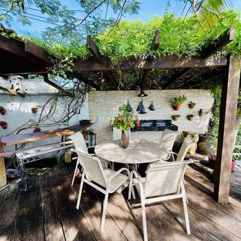 Casa em Ilhabela, bairro Armação