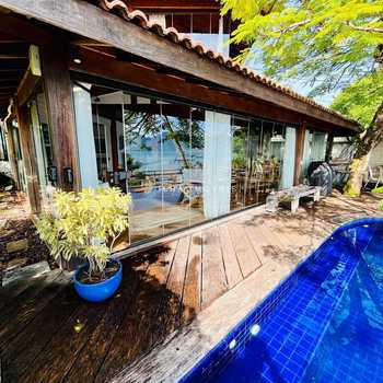 Casa em Ilhabela, bairro Armação