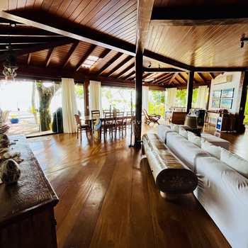 Casa em Ilhabela, bairro Armação