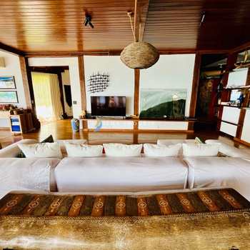 Casa em Ilhabela, bairro Armação