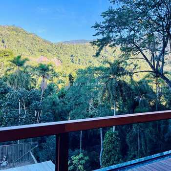 Casa em Ilhabela, bairro Barra Velha