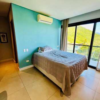 Casa em Ilhabela, bairro Siriúba I