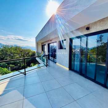 Casa em Ilhabela, bairro Siriúba I