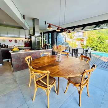 Casa em Ilhabela, bairro Siriúba I