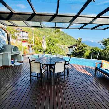 Casa em Ilhabela, bairro Siriúba I