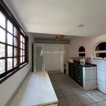 Casa em Ilhabela, bairro Barra Velha