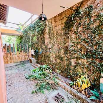 Casa em Ilhabela, bairro Barra Velha