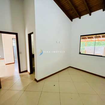 Casa em Ilhabela, bairro Barra Velha