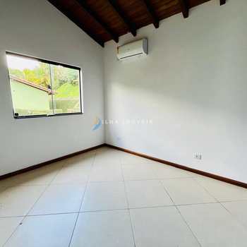Casa em Ilhabela, bairro Barra Velha