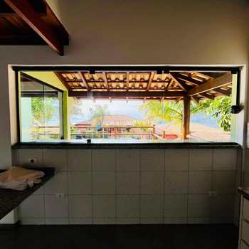 Casa em Ilhabela, bairro Barra Velha