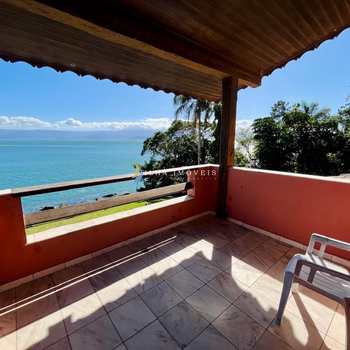 Casa em Ilhabela, bairro Armação