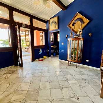 Casa em Ilhabela, bairro Armação