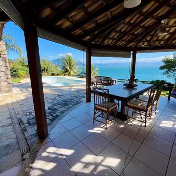 Casa em Ilhabela, bairro Armação