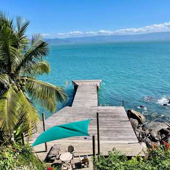 Casa em Ilhabela, bairro Armação