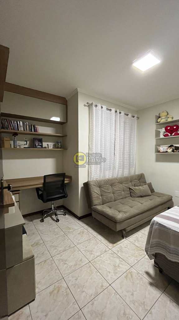 Sobrado em Mogi das Cruzes, no bairro Jardim Universo