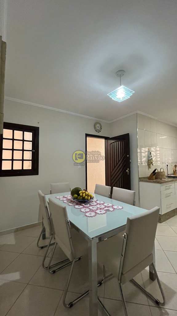 Sobrado em Mogi das Cruzes, no bairro Jardim Universo