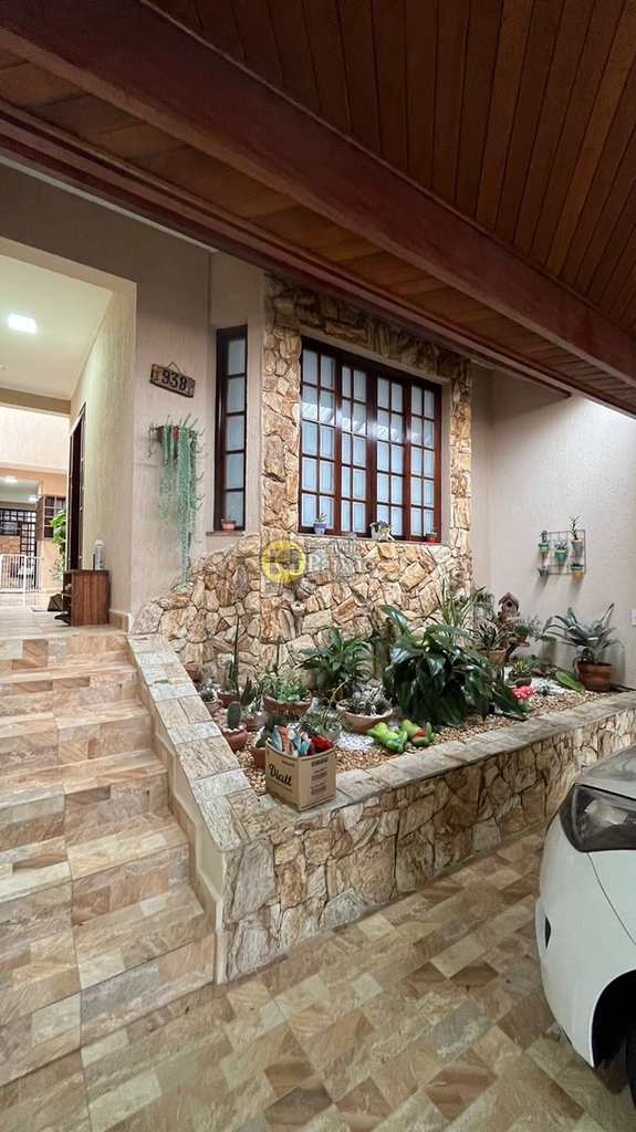 Sobrado em Mogi das Cruzes, no bairro Jardim Universo