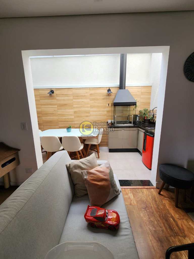 Casa de Condomínio em Mogi das Cruzes, no bairro Vila Suissa