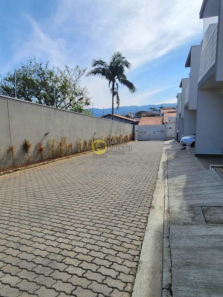 Casa de Condomínio em Mogi das Cruzes, no bairro Vila Suissa